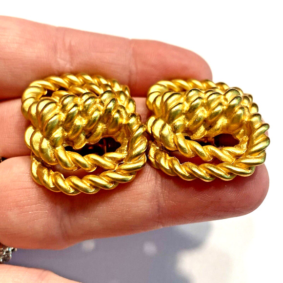 Vintage Clip On Earrings Classic Gold Rope Textured Dimensional Y2K Boss Lady - Picture 6 of 9